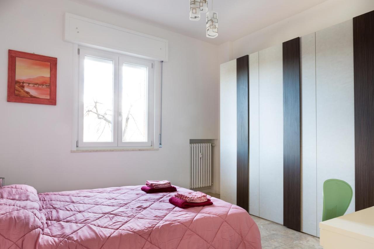 Parma Railway Station Lovely Apartment ภายนอก รูปภาพ