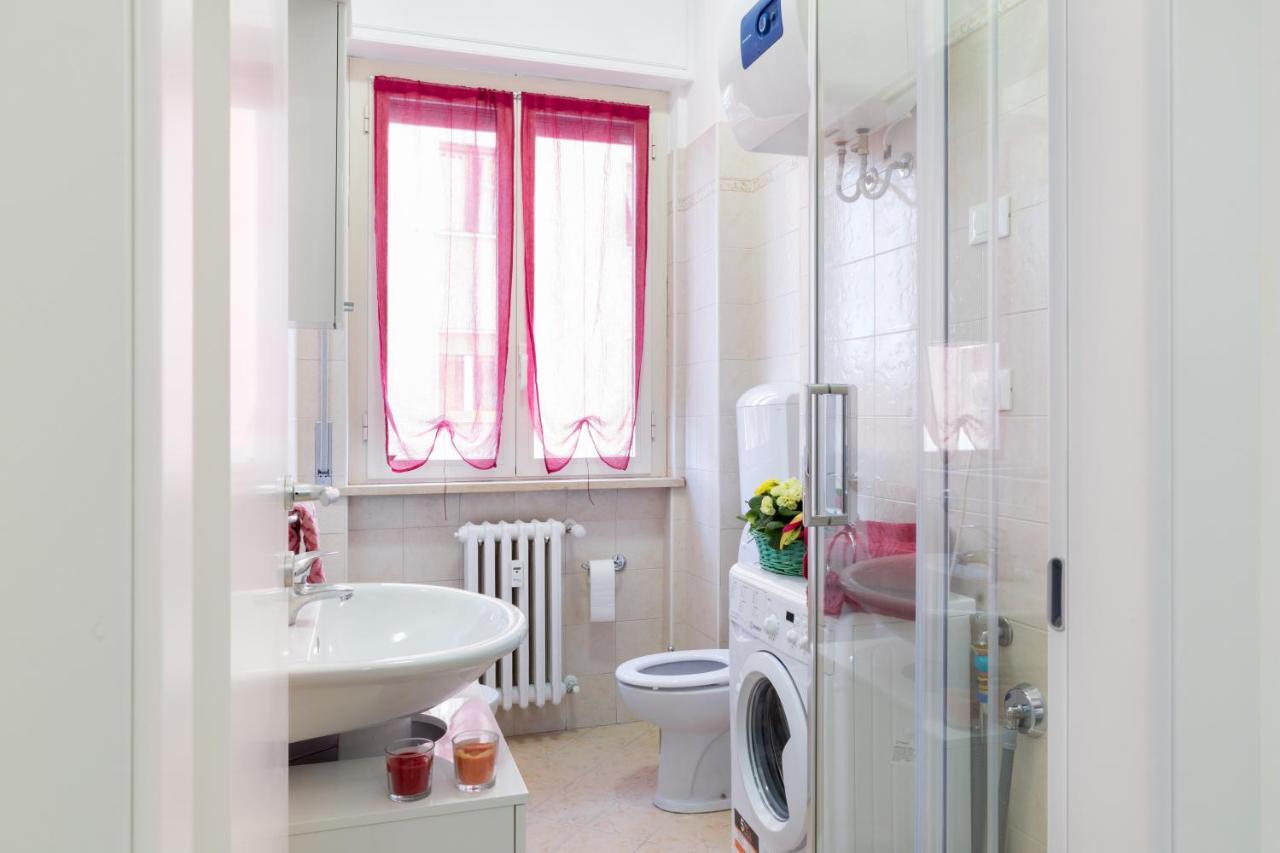 Parma Railway Station Lovely Apartment ภายนอก รูปภาพ