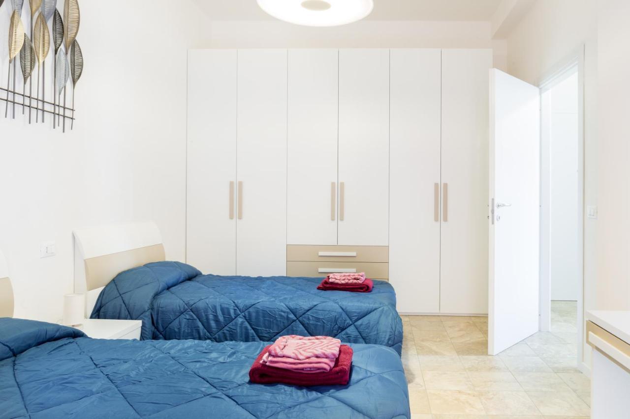 Parma Railway Station Lovely Apartment ภายนอก รูปภาพ