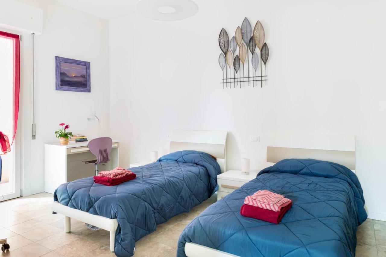 Parma Railway Station Lovely Apartment ภายนอก รูปภาพ