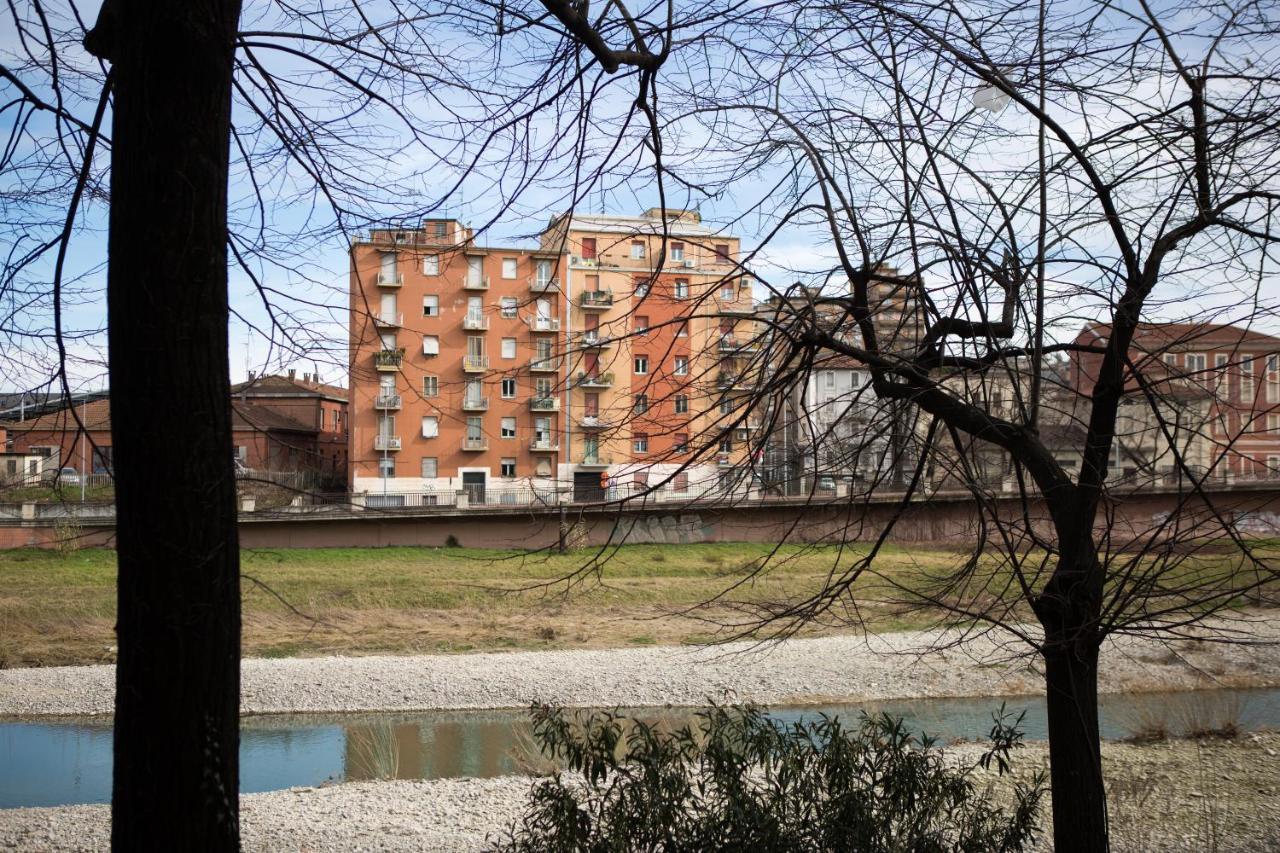 Parma Railway Station Lovely Apartment ภายนอก รูปภาพ